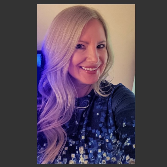 Meet your Posher, Lisa - Picture 1 of 1